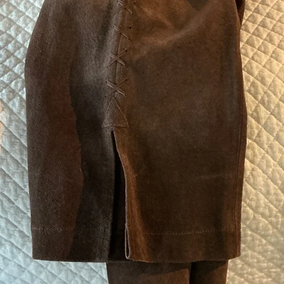 Elegant Brown Suede Fringe Jacket - Picture 8 of 10